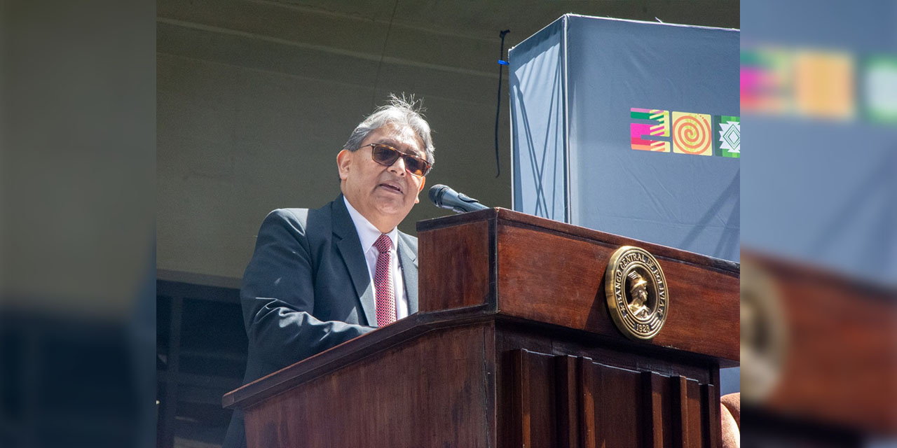 El presidente del BCB, Edwin Rojas.