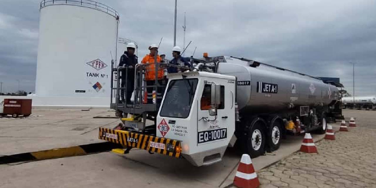 El moderno equipamiento que proveerá de jet fuel en el aeropuerto de Viru Viru. 