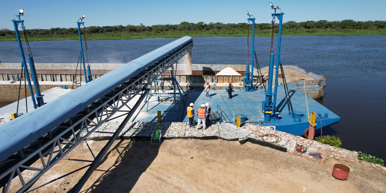 La ASP-B moviliza 6.875 toneladas de yeso por la Hidrovía Paraguay-Paraná en dos meses