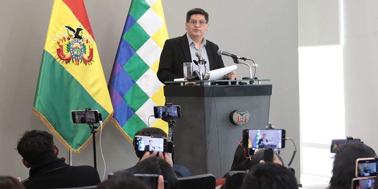 Gobierno: Subir la Renta Dignidad a Bs 500 costaría Bs 800 millones más