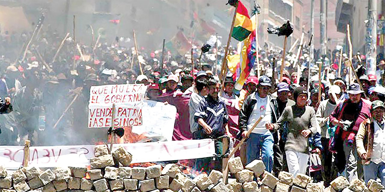 El supuesto “negociado” del litio revive la defensa del gas de 2003