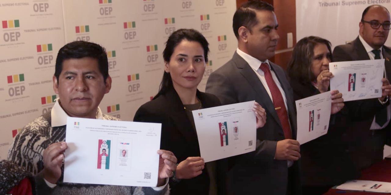 Sorteo del TSE define posiciones en la papeleta: PDC a la izquierda y Alianza Libre a la derecha