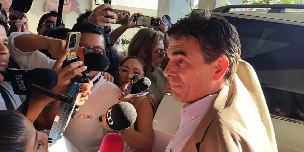 Rodrigo Paz habla con los medios de comunicación, antes de ingresar a la reunión del 
