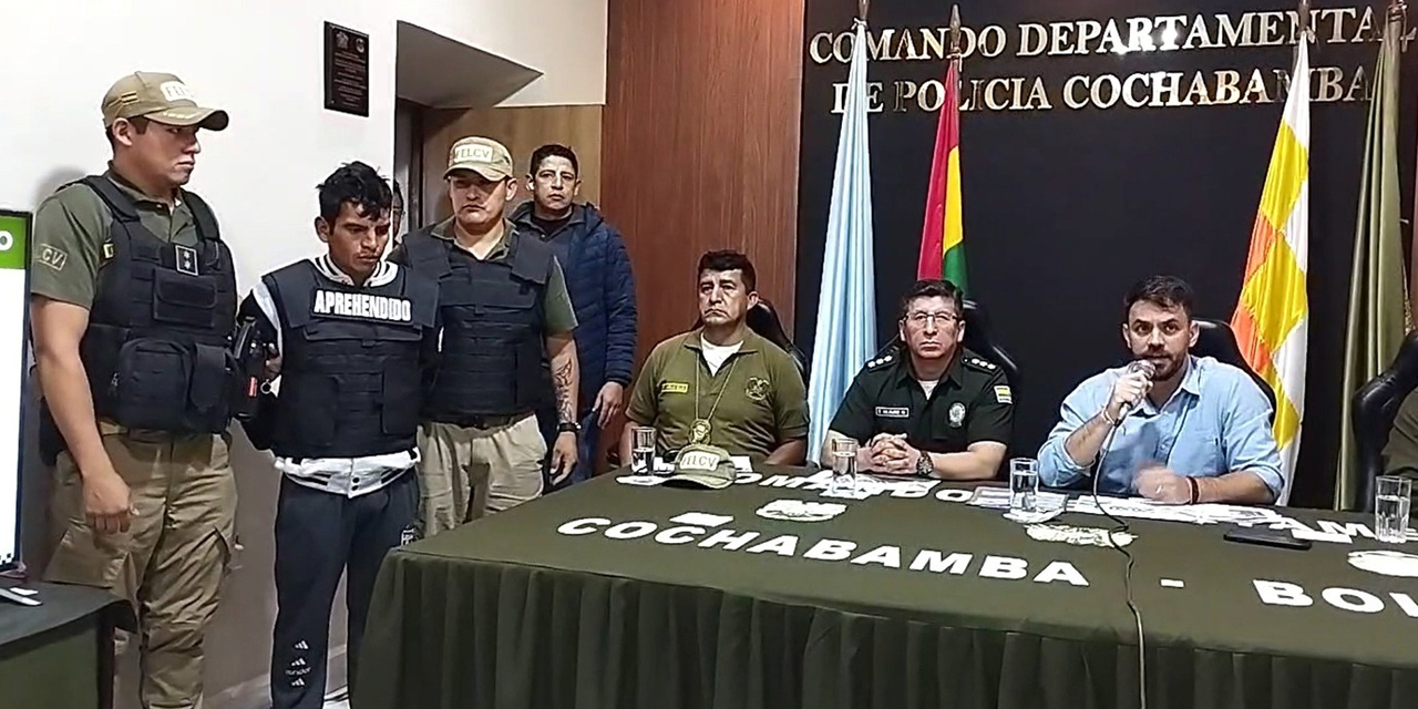 Conferencia de prensa del ministro de Gobierno, Eduardo del Castillo.