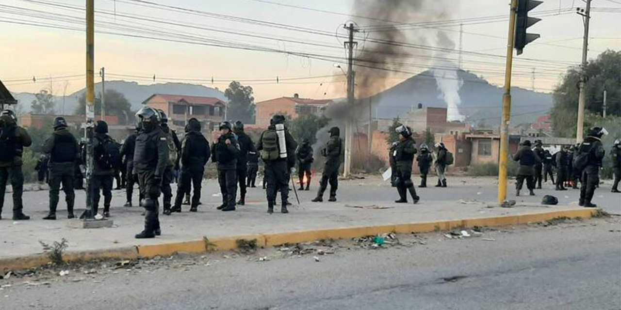 Policía desbloquea rutas en su avance hacia el occidente sin emplear agentes químicos