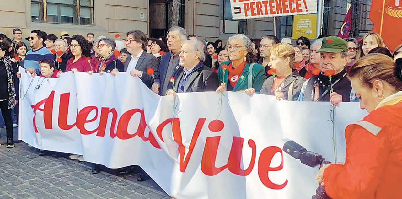 ¡Allende vive!, el lema bajo el cual se conmemoró el golpe de Estado en Chile. Foto: Partido Comunista