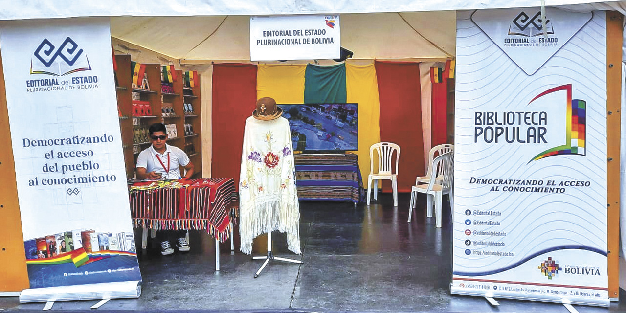 El estand de la Editorial del Estado  en la Filven.  | Foto: Editorial del Estado