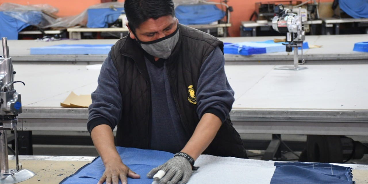 Un operario en una empresa de manufactura. (Foto: Archivo)