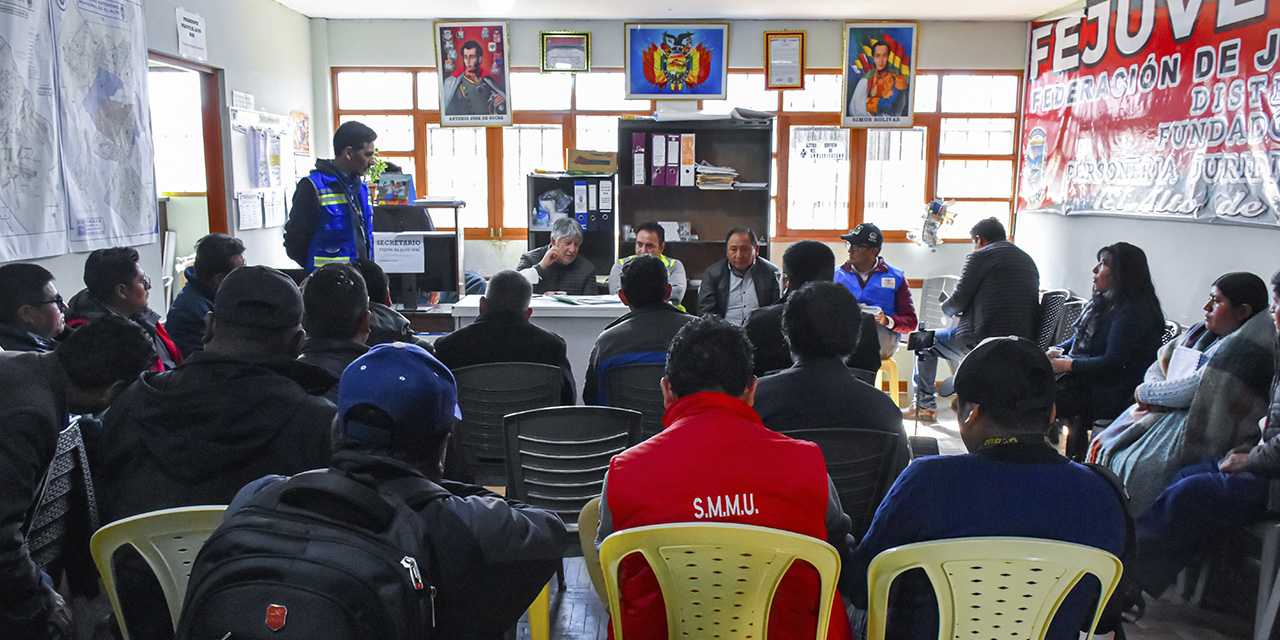 Reunión de coordinación entre la ABC, vecinos y autoridades de El Alto.
