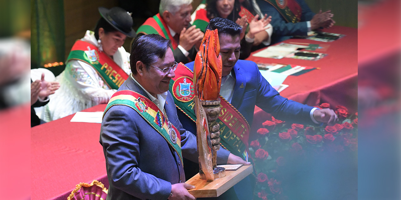 Presidente anuncia descubrimiento de mega campo hidrocarburífero en La Paz 