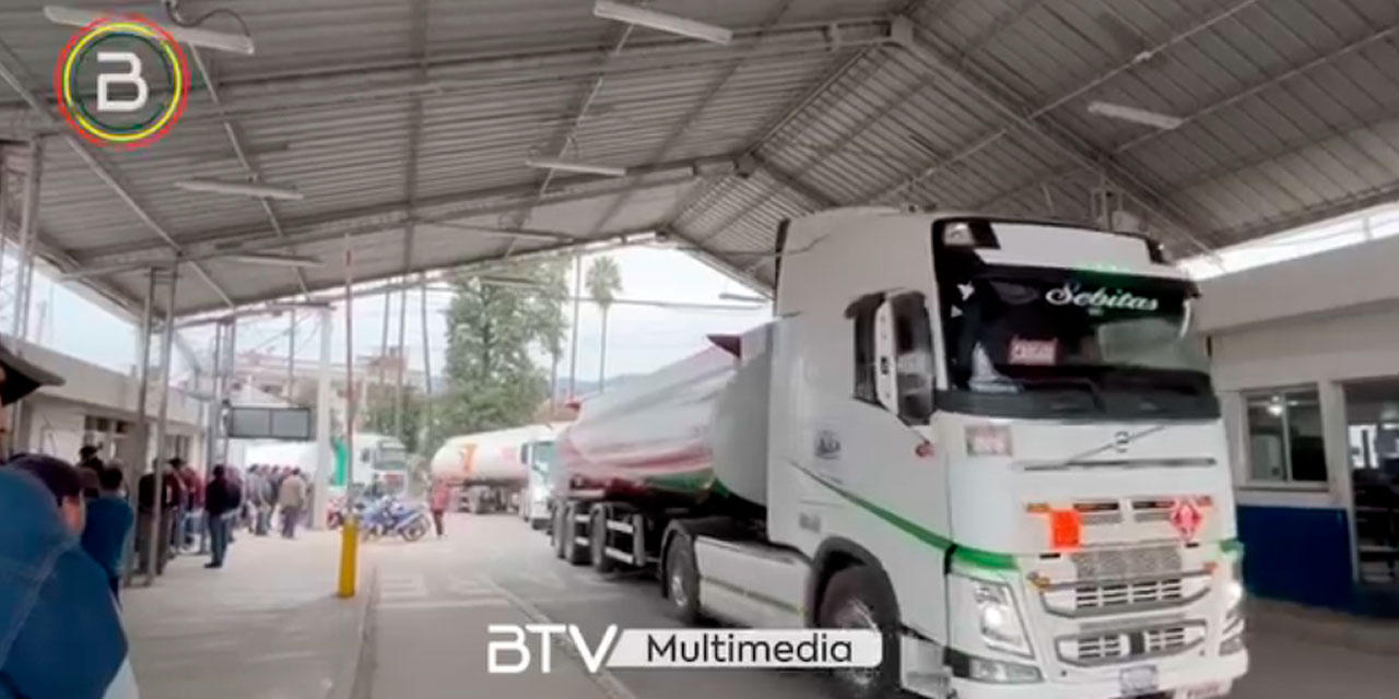 Cisternas con combustible. 
