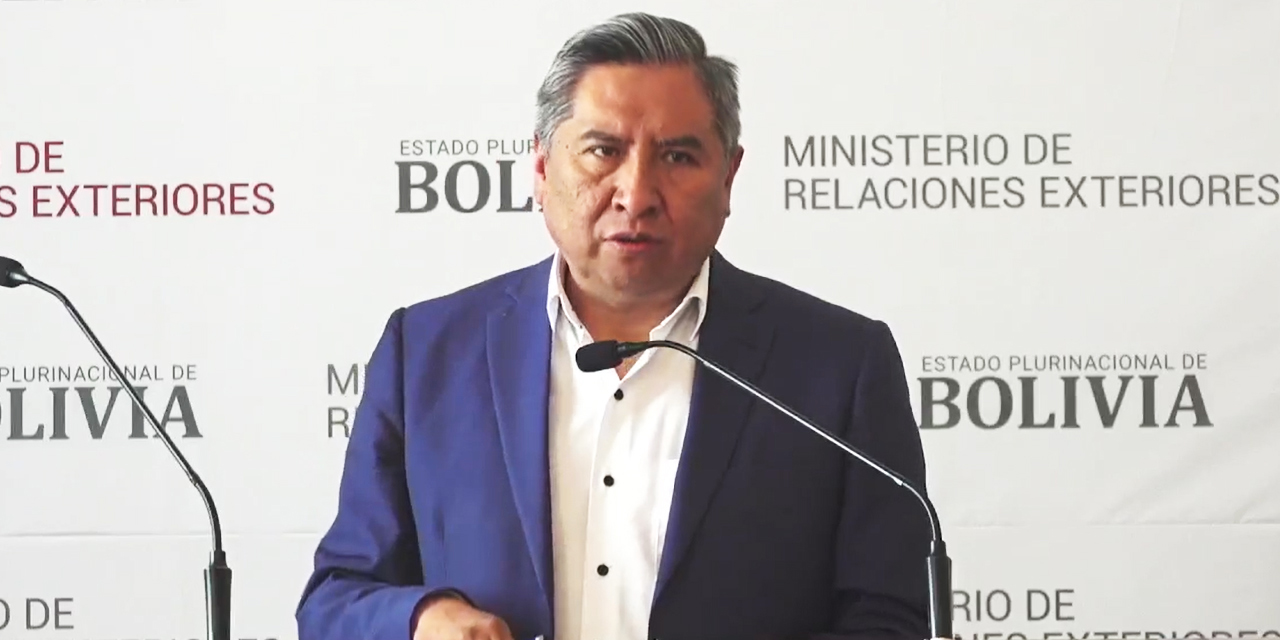 El canciller Rogelio Mayta