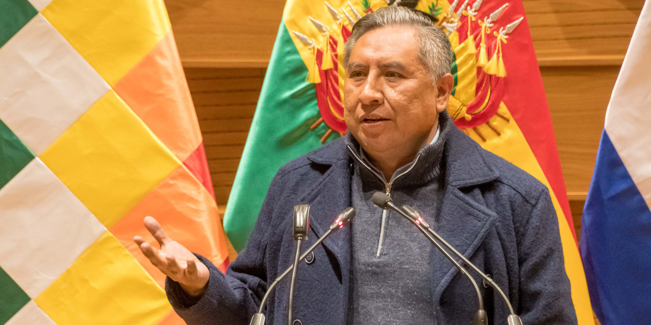 El canciller Rogelio Mayta