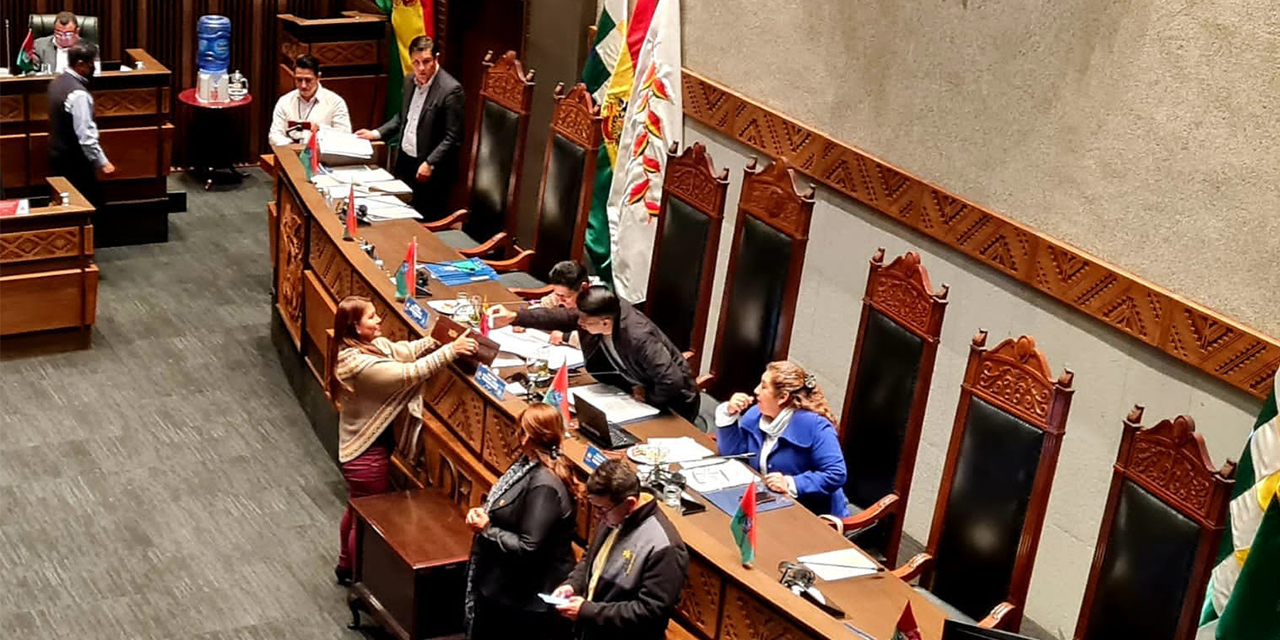 Senado conforma Comisión Especial para investigar casos de pederastia 