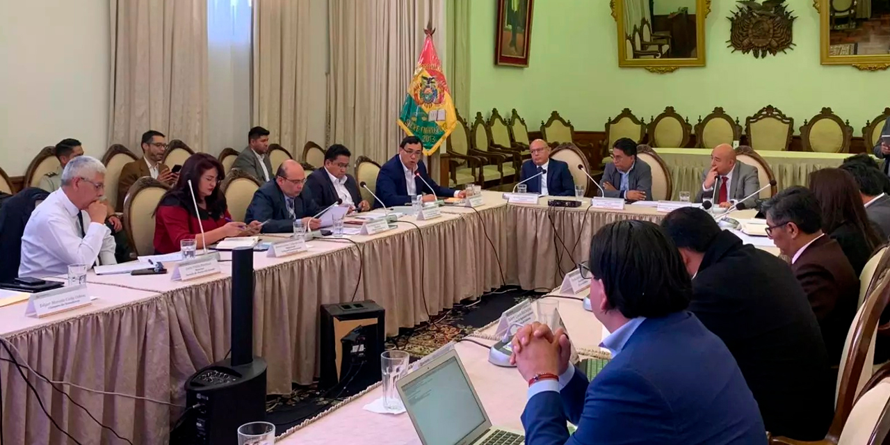 La 56ª Sesión de la Comisión 898 de Seguimiento a las Conclusiones de la Cumbre de Justicia. | Foto: Diputados