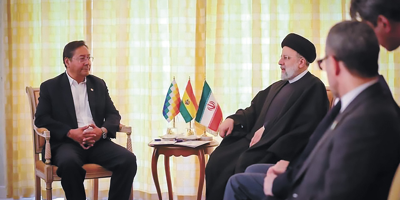 Los presidentes Luis Arce y Ebrahim Raisi en una reunión en el marco del Foro de Países Exportadores de Gas en Argelia. | Foto: Archivo Presidencia