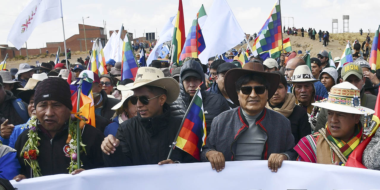 Andrónico Rodríguez y Evo Morales.