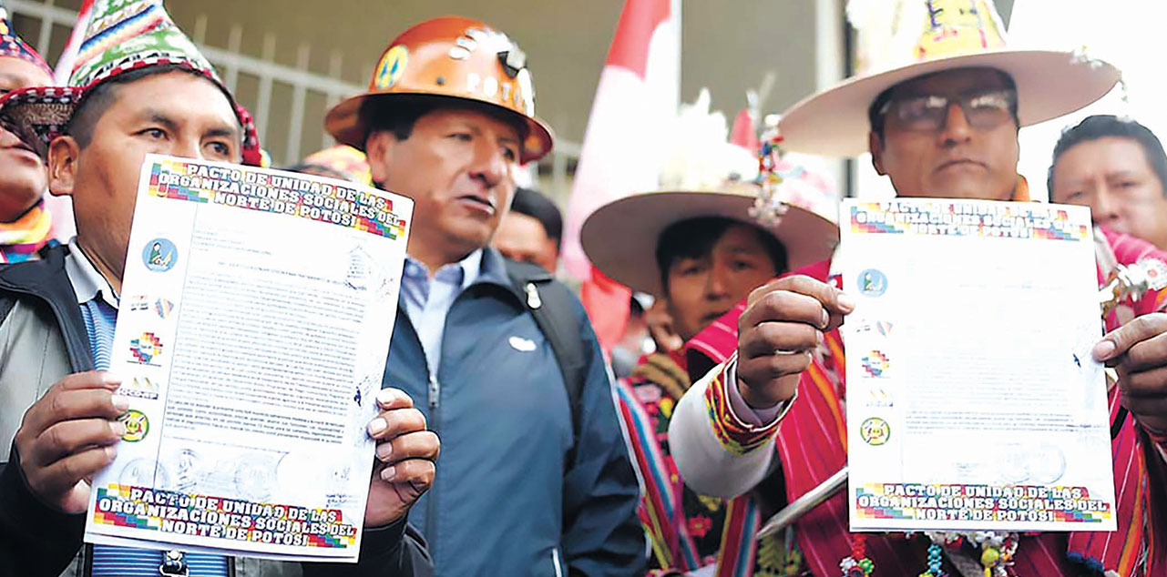 Un dirigente del norte de Potosí remite una carta al Senado para que trate leyes. Foto:  Archivo Gustavo Ticona