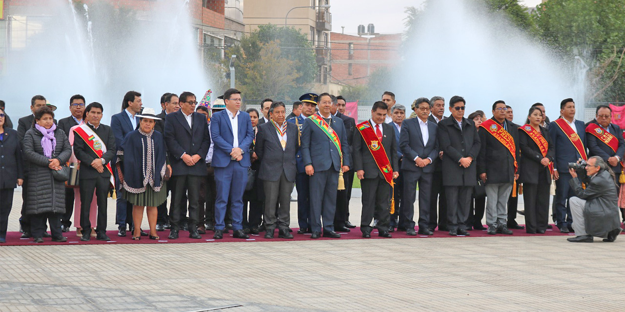 Arce y Choquehuanca rinden homenaje a los 243 años de la revolución del departamento de Oruro