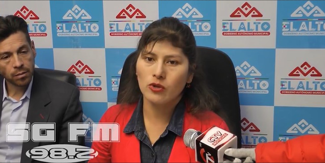 La vocera del Gobierno Autónomo Municipal de El Alto, Beatriz Zegarrundo. Foto captura